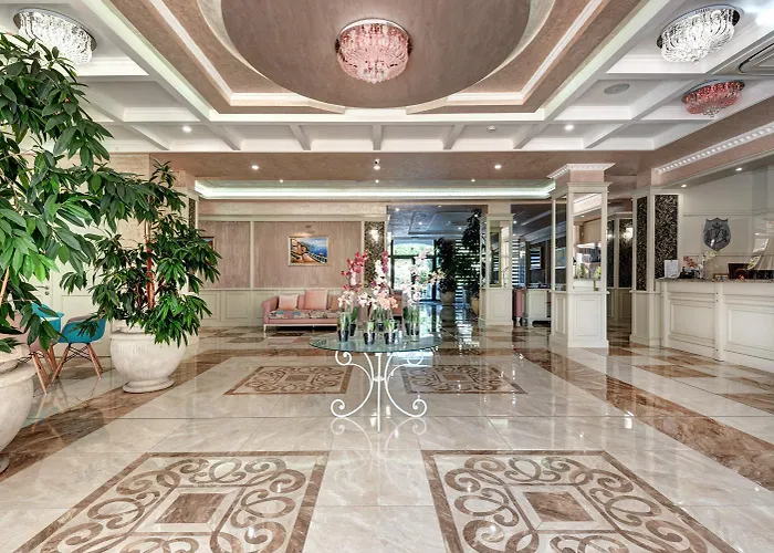 Siena Palace Hotell 4*