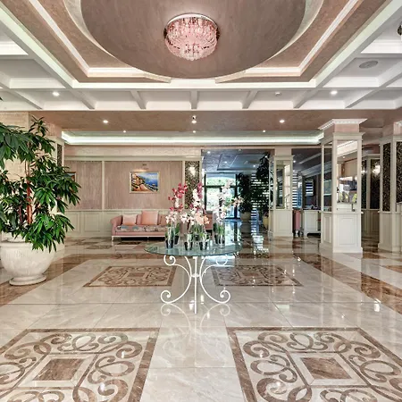 Siena Palace Hotell 4*