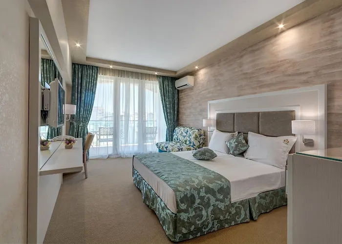 호텔 Siena Palace 프리모르스코